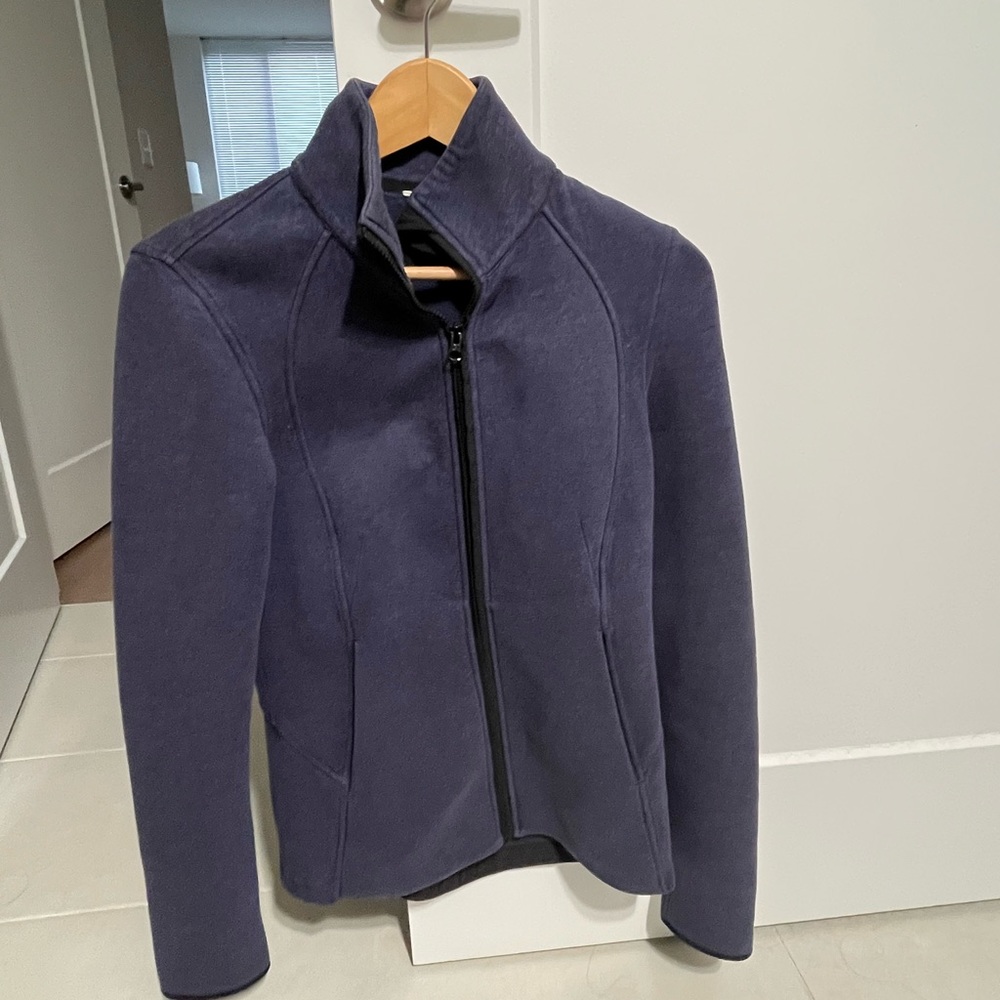 Lululemon purple jacket size 4